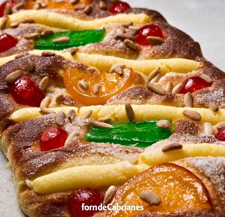 A #ForndeCabrianes estem ON FIRE pensant en les coques de #SantJoan. Pots demanar-les a través del nostre web i te les portarem a casa!!!