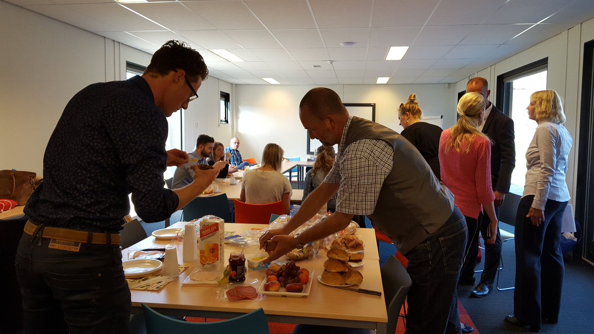 campusgr_'s tweet image. Tijdens een campusontbijt samen de acties en successen van Campus Groningen vieren en plannen!