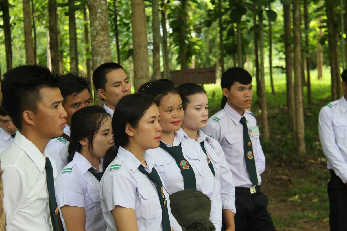 jononewby's tweet photo. Oz Ambassador to Laos visits teak #NelderWheel in Luang Prabang. Students brief HOM on how @ACIARAustralia research improve teak management https://t.co/dncQN4oGFR