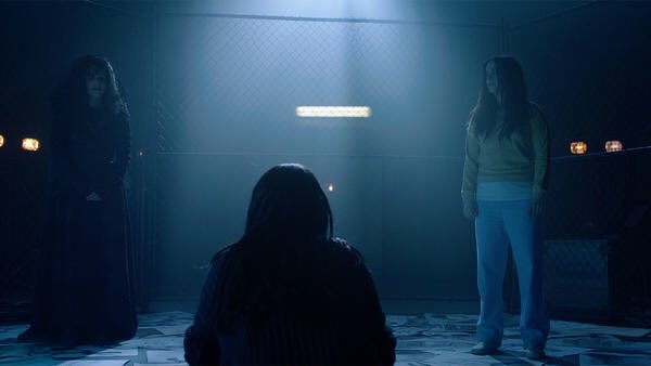12MonkeysJG's tweet photo. I mean how cool was this?!? 
Talk about a #TBT.
#12Monkeys #chickenjennifer #wildeyedjennifer https://t.co/ymGHmAXYyg