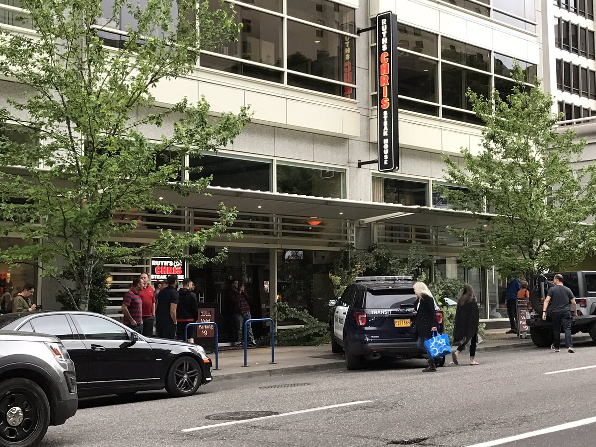 savannahkblake's tweet photo. @KGWNews @KOINNews @KATUNews high speed chase on se broadway and Salmon. Officer lost control attempting to sideswipe vehicle. https://t.co/eCY4dV2IpC