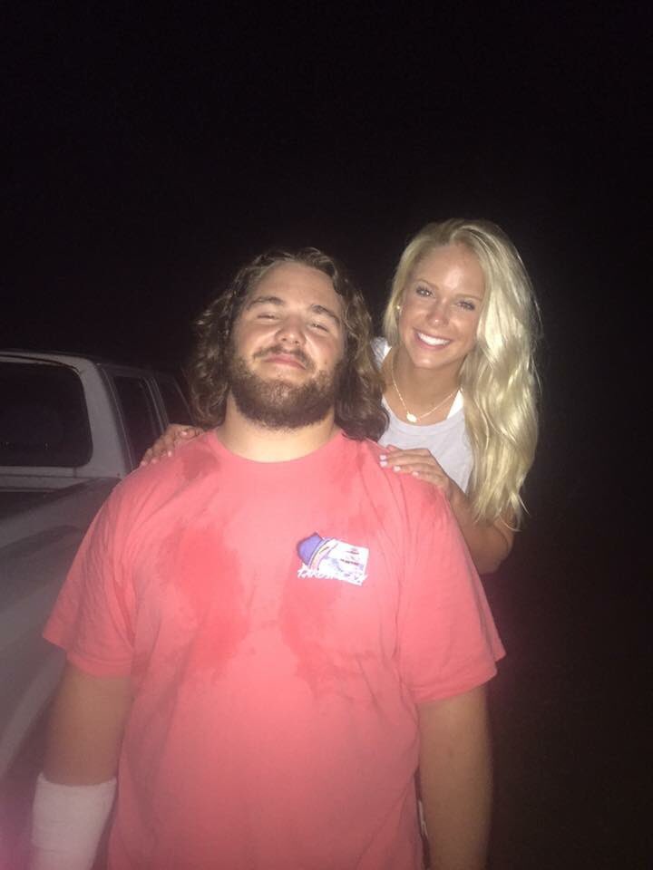 Taylorrbennett's tweet photo. HAPPY 21st BIRTHDAY @GarrettCurtis77 #gohawks #hsbffs 🍻🍺🍸🍷❤😁 https://t.co/uwpaEf2VFy