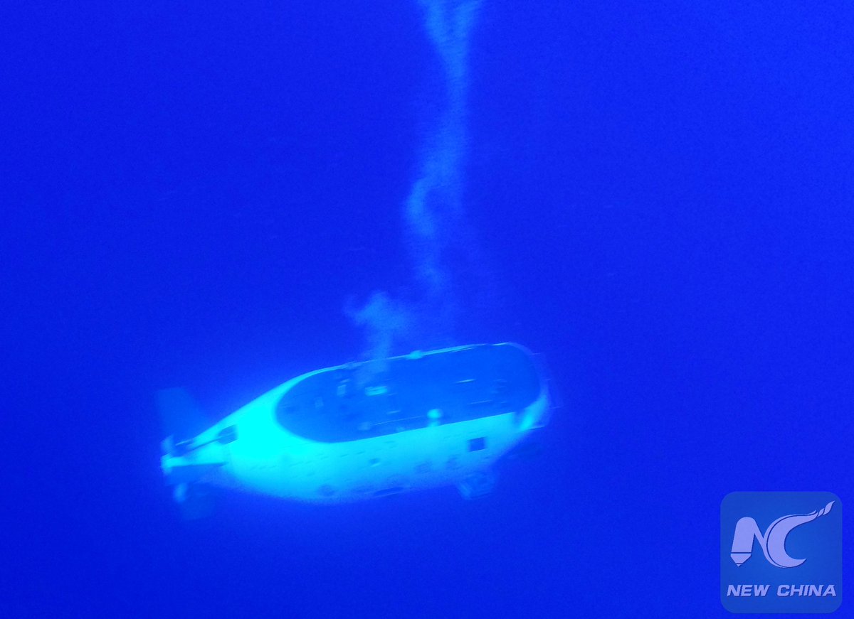 Chinese submersible #Jiaolong despatches on its 5th, and last, dive of the year into #MarianaTrench, descending to 6,700m