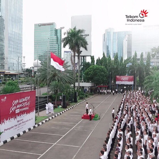 TelkomIndonesia's tweet photo. Seluruh jajaran manajemen &amp; karyawan TelkomGroup melaksanakan Upacara Bendera memperingati Hari Lahir Pancasila #SayaIndonesiaSayaPancasila https://t.co/M9wlQTwRMJ