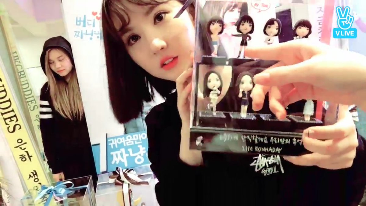 eunha_union's tweet photo. 은하 클레이 소개하고 내려놓기 전에 뽀뽀도 하구 맘에 들어해줘서 고마워❤💙💘💞💝💓💖💗❣
서포트 자세한 후기는 이번주 안으로, 특전은 6월 15일 안으로 받아보실 수 있도록 하겠습니다~! https://t.co/TEOIrP83fh