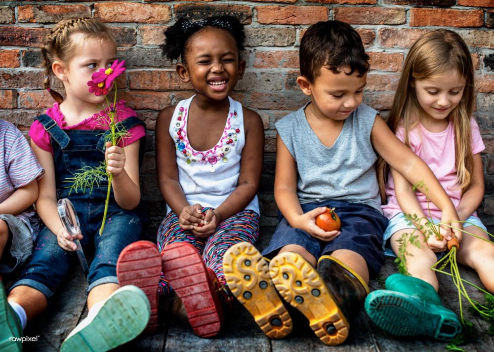 byrawpixel's tweet photo. Happy #InternationalChildrensDay. Let's support kids around the world to be happy &amp; healthy. Learn how at @Hopeforchildren 🌻 https://t.co/ij2vm3PvX3