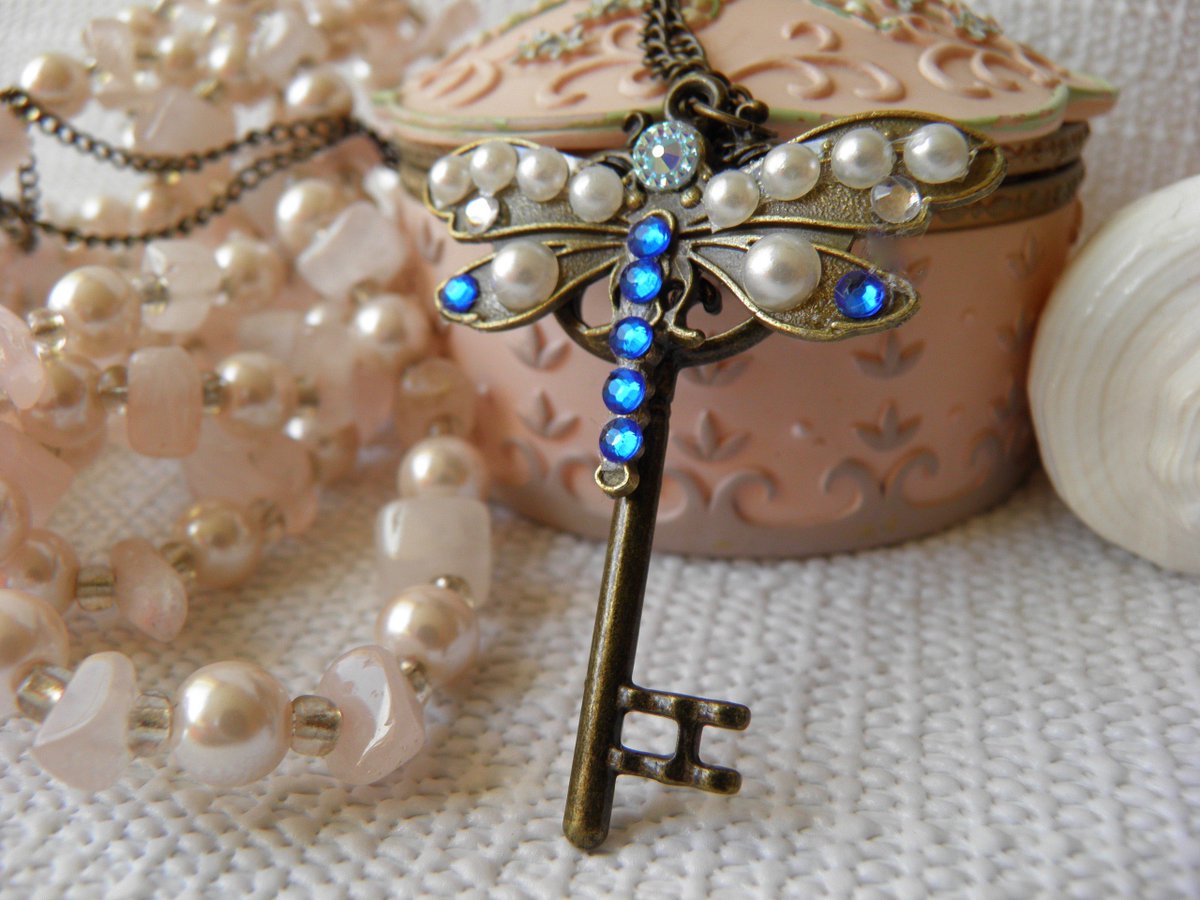 KeyofmyHope's tweet photo. https://t.co/0PS2AJHbiK
Steampunk #Gift #SkeletonKey #Steampunk #KeyNecklace #SteampunkKey #BohoJewelry #EtsyHunter #ShopEtsy #Jewelry https://t.co/hAdqXNn9mG