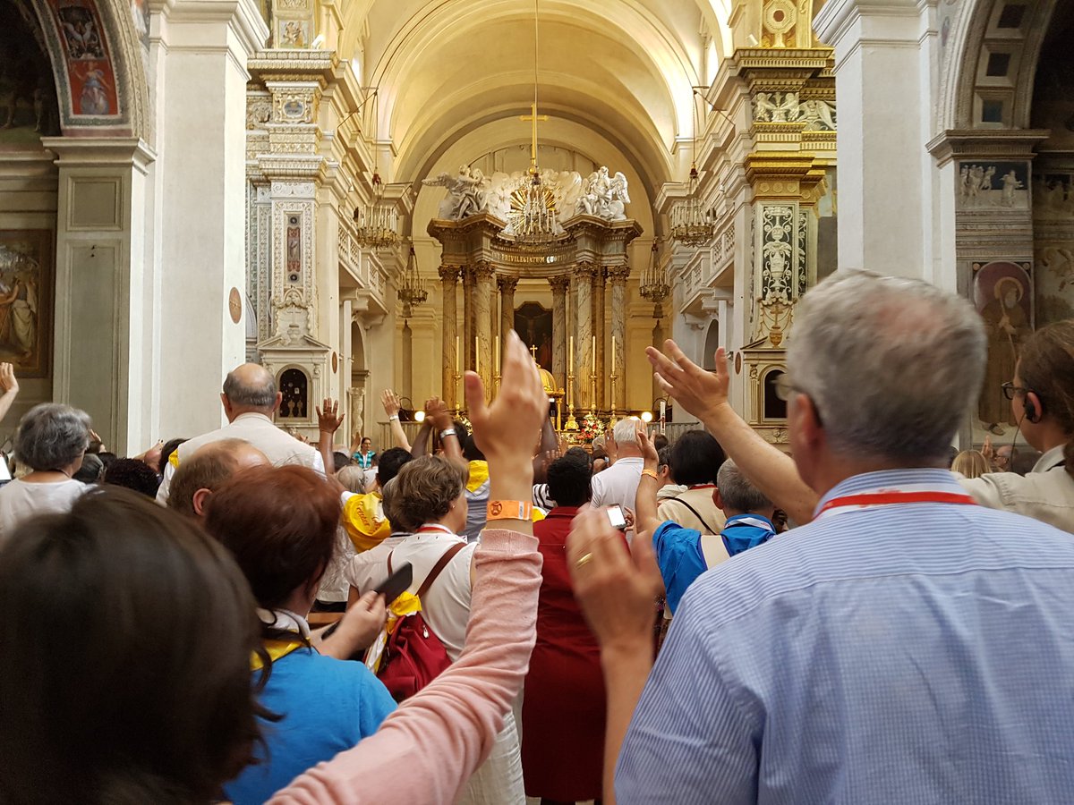 CteEmmanuel's tweet photo. "Seigneur ouvre mes lèvres et ma bouche publiera ta louange".
Live sur https://t.co/lcEN4cPGYQ
#Fautquecabrule #ViensEspritSaint https://t.co/24wCuoiAlh
