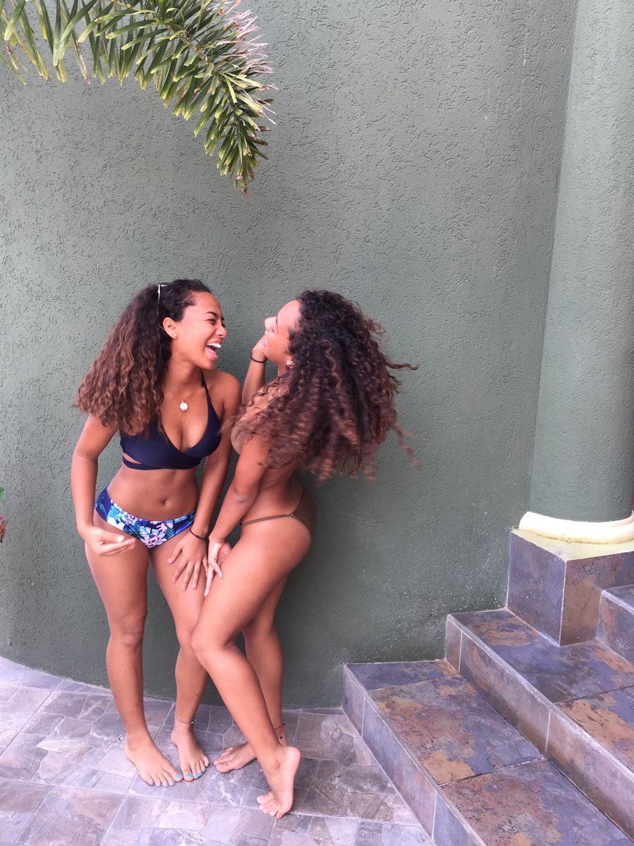 Allislovexo's tweet image. I LOVE MY TWIN ❤️