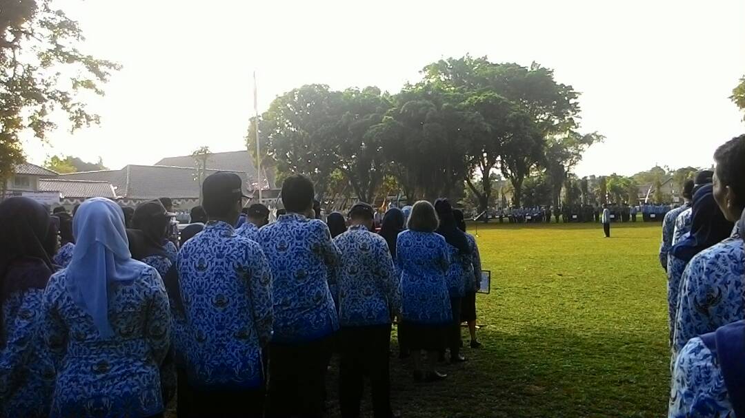 JogjaUpdate's tweet photo. Upacara Hari Lahirnya Pancasila di Lapangan Pemda Sleman, Beran Jogja #PancasilaAgaweGuyub } #Masdjo https://t.co/8p0nCK7amL