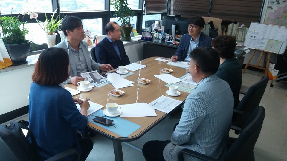 2017.  5. 24(수) 부산 금정구청에서 재단을 방문하였습니다~