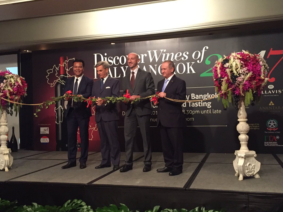 ITABangkok's tweet photo. Discover Wine of Italy in Bangkok - l'evento vino italiano con il patrocinio dall'Ambasciata d'Italia e l'ICE Agenzia (31 maggio 2016 - BKK) https://t.co/0zet3PZu3j