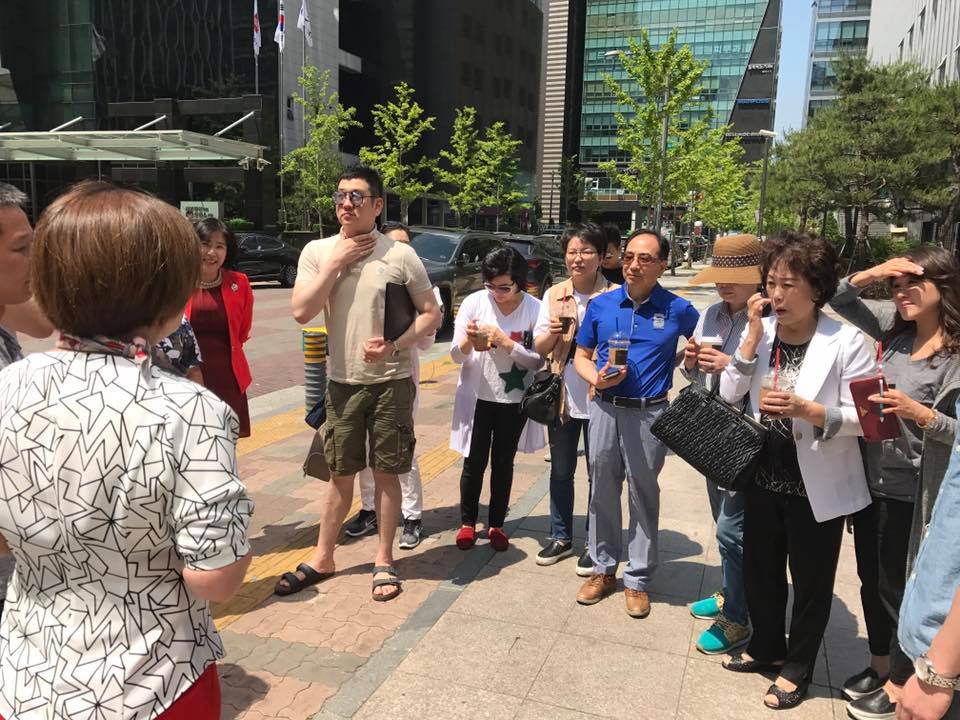 2017년 5월 27일 여기는판교역로1번가상권 상인대학현장탐방 출장현장 입니다!!!상인대학 수강생 30여분이 참여하셨습니다!!!