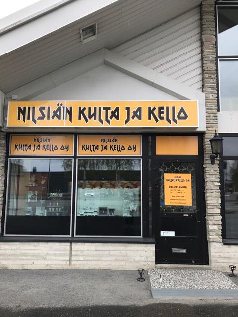 Levykauppax's tweet photo. Ollaan monasti meinattu soittaa Iron Maidenin jäbille että perustettas yhessä kellokauppa. Enää ei tartte soitella ku joku on jo tehny sen. https://t.co/oRu9LlAHfz