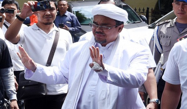 Beritasatu's tweet photo. #PopulerB1 4: Polisi Tegaskan Kasus Rizieq Tidak Ada Hubungannya dengan Politik https://t.co/rnvnnIISHV https://t.co/s24BW1Rjrn