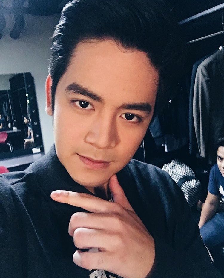 MFUGAGOALZ's tweet photo. ❇ Joshua Garcia || @MFUJoshuaG 
• crush ni juls
• masakit ulo
• p
• o
• g
• i https://t.co/bvsec1LD6B