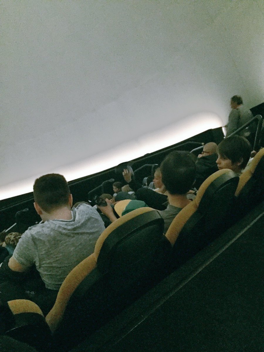 Igår var vi från #Fenix på #Cosmonova och såg #abeautifulplanet 🗺 Hög närvaro och en fantastisk dag! #solskol #runbacka