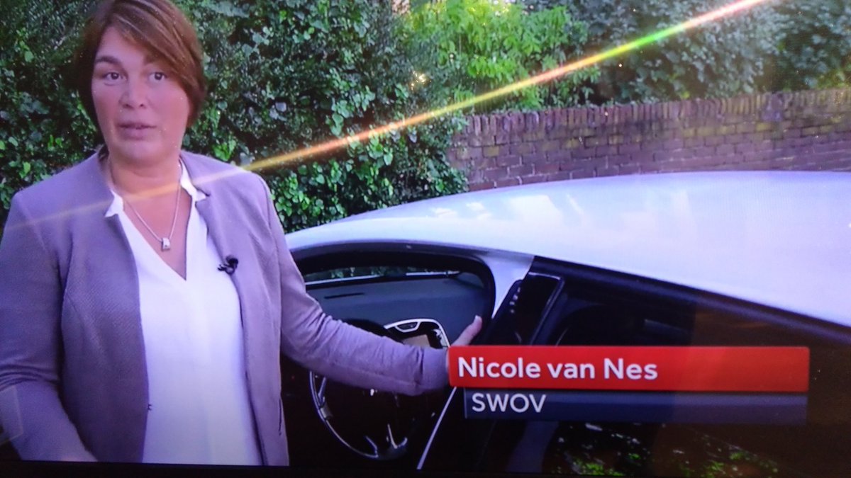 PetervderKnaap's tweet photo. Nicole van Nes van #SWOV_NL geeft @nosnieuws uitleg over #UDRIVE onderzoek: veel bestuurders laten zich afleiden https://t.co/wRjVo2LMh9 https://t.co/cijutn9kib