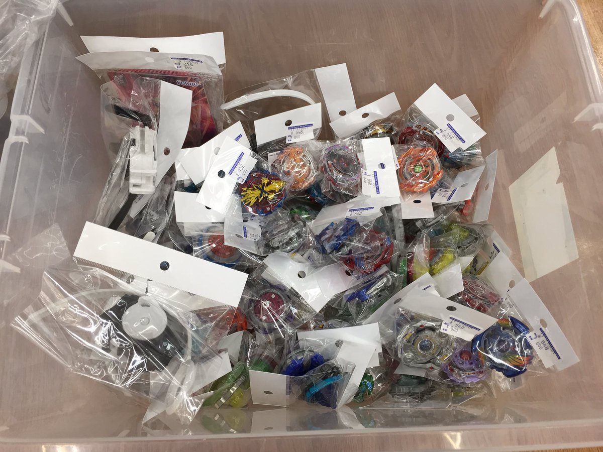 ベイブレード売り場少し改良しました レアパーツの充実、下のバラ売り