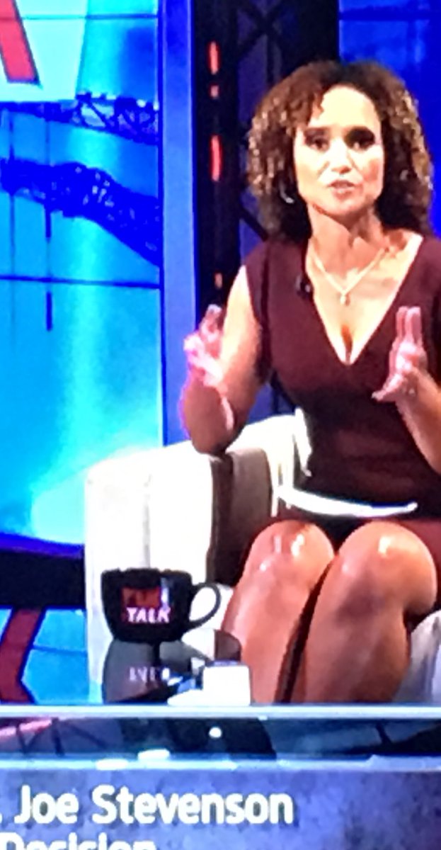 AngieOverkill's tweet photo. @KarynBryant's legs look delicious, looking like 2 glazed donuts or those giant turkey legs you get at Disney world #TUFTalk #TrollBooth https://t.co/cdb00ocj4d