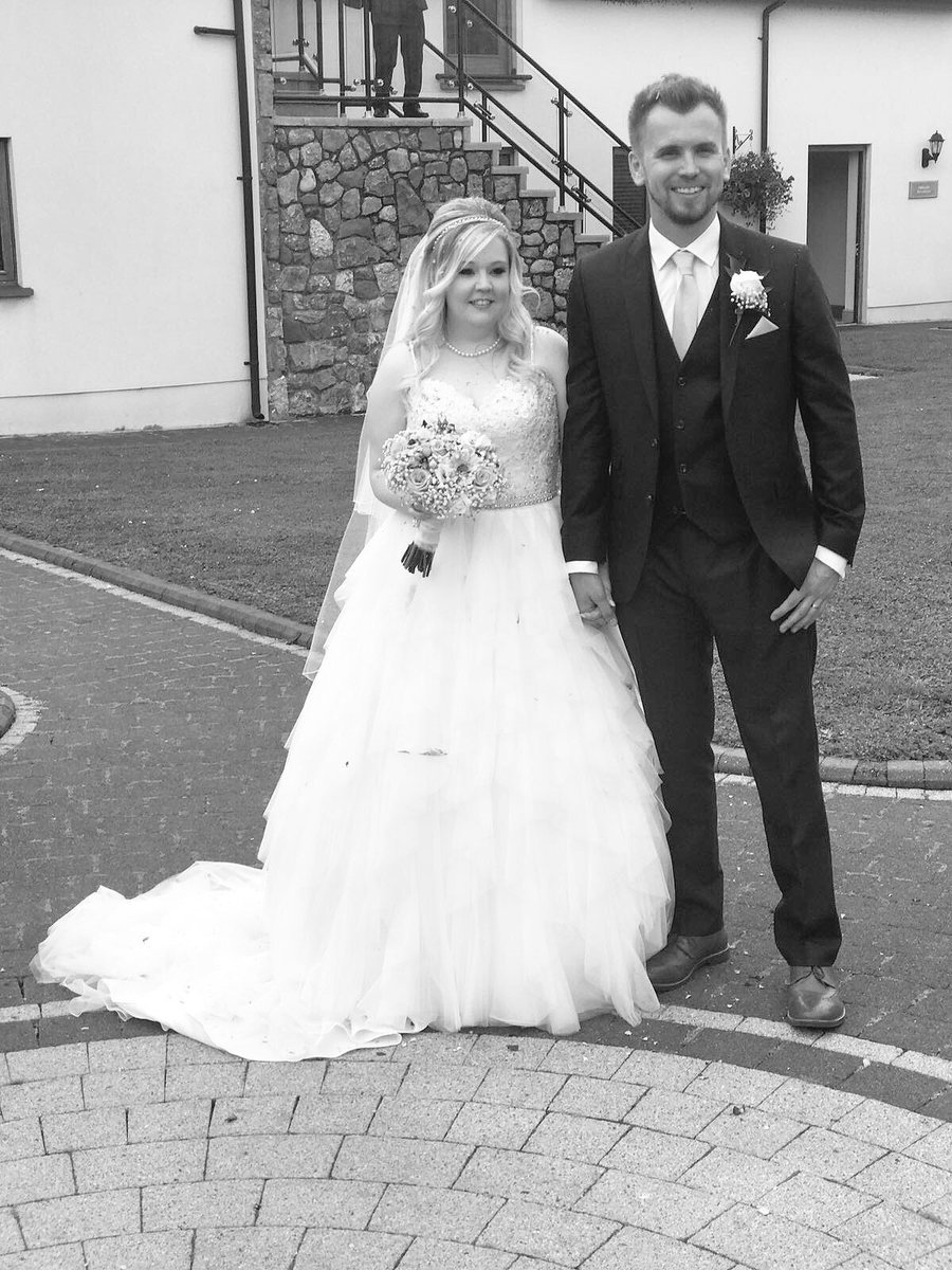 RaraWilly's tweet photo. Scrubbing up for @SimonMeyrick  wedding yesterday - such a lovely day - congratulations Mr and Mrs Meyrick 💗 https://t.co/L4LdvOtyI7