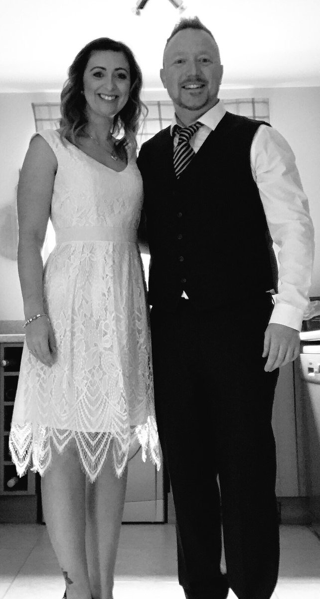 RaraWilly's tweet photo. Scrubbing up for @SimonMeyrick  wedding yesterday - such a lovely day - congratulations Mr and Mrs Meyrick 💗 https://t.co/L4LdvOtyI7