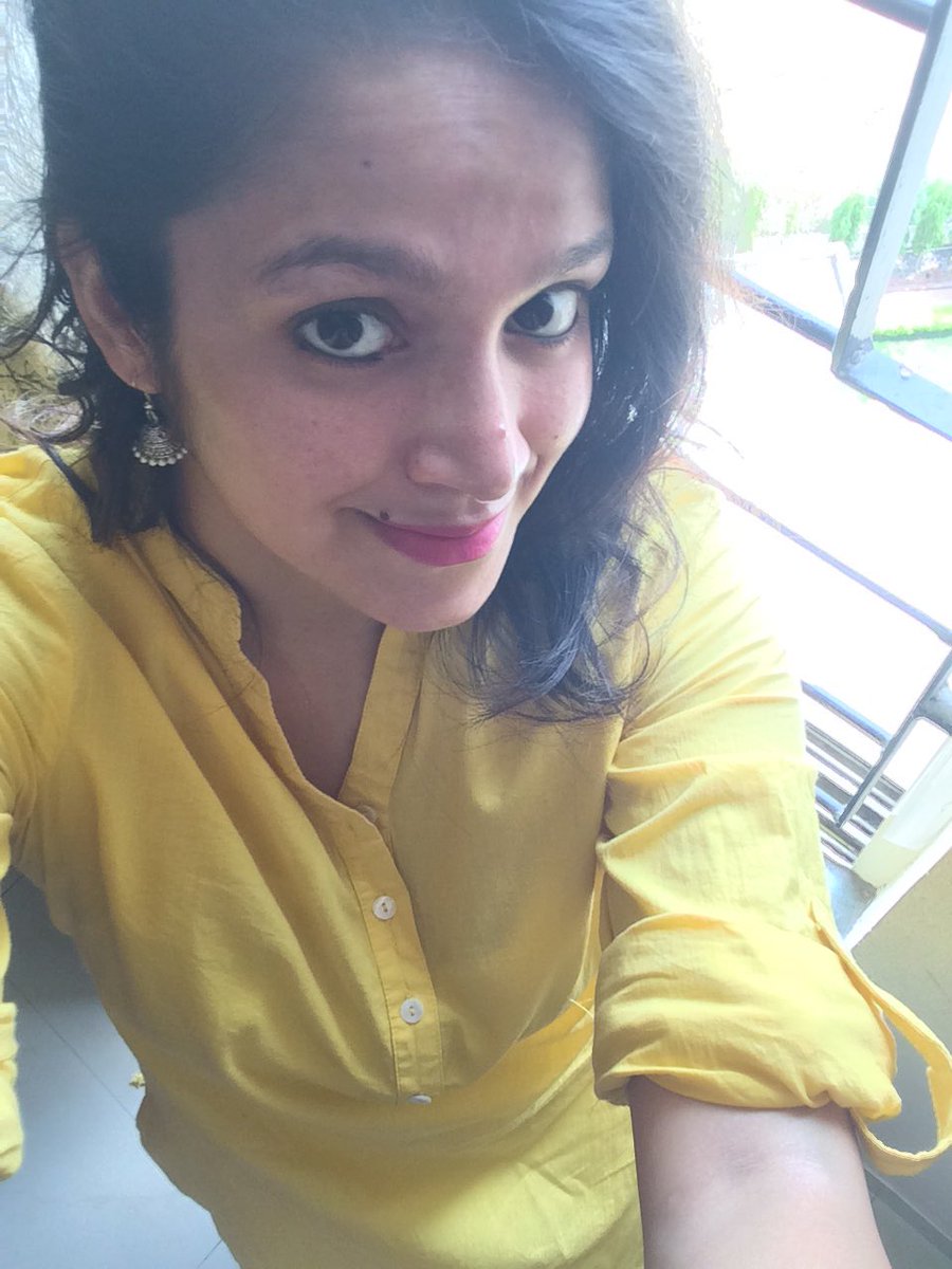 SHWETASINGH71's tweet photo. #proudsister 😍#ipsbrother 😄😄😄#thursdaymotivation #omsairam 🙏🏻 https://t.co/dsWKxXZLJt