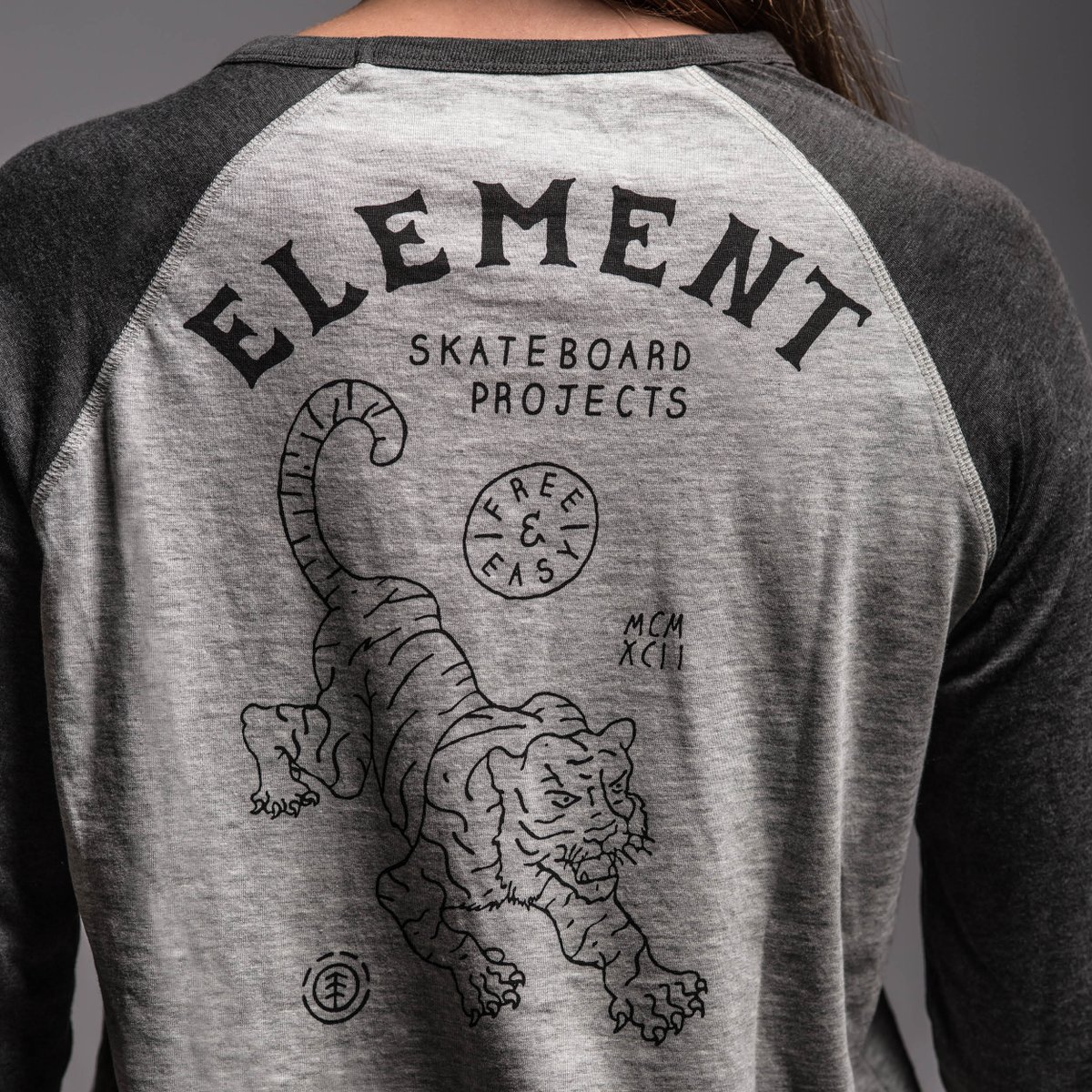 elementedeneu's tweet photo. Back prints are a must have this season, go check our selection through the bio link ! #Elementwomens #skatewithstyle #fashion #fashiontrend https://t.co/xrYvJBQIke