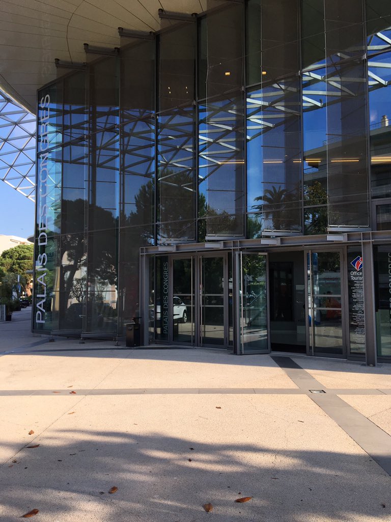 Riviera_Network's tweet photo. Prêts pour le salon #RivieraNetwork ? C'est aujourd'hui au Palais des des Congrès Antibes Juan les Pins ! #onVousAttend https://t.co/wYbAF687vb