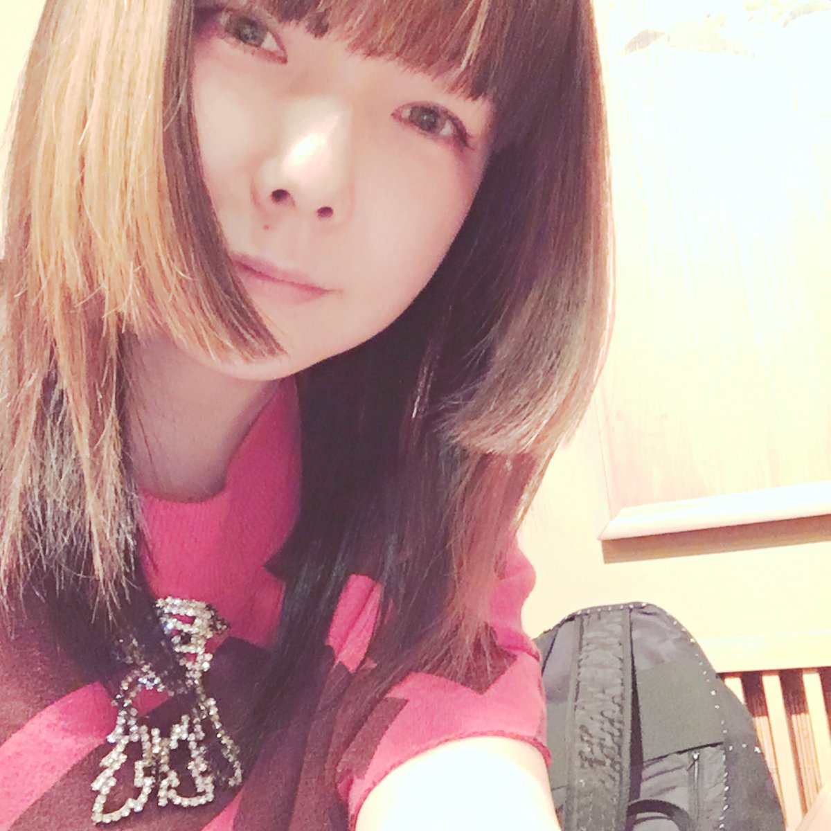 Aiko Official 大阪に着いたぅー 今 高校時代からの親友二人が目の前でなんでもない話をしている それがとてもうれしい 明日どちゃくそ頑張ります Aiko Official 大阪に着いたぅー 今 高校時代からの親友二人が目の前でなんでもない話をしている それがとてもうれしい 明日どちゃくそ頑張ります