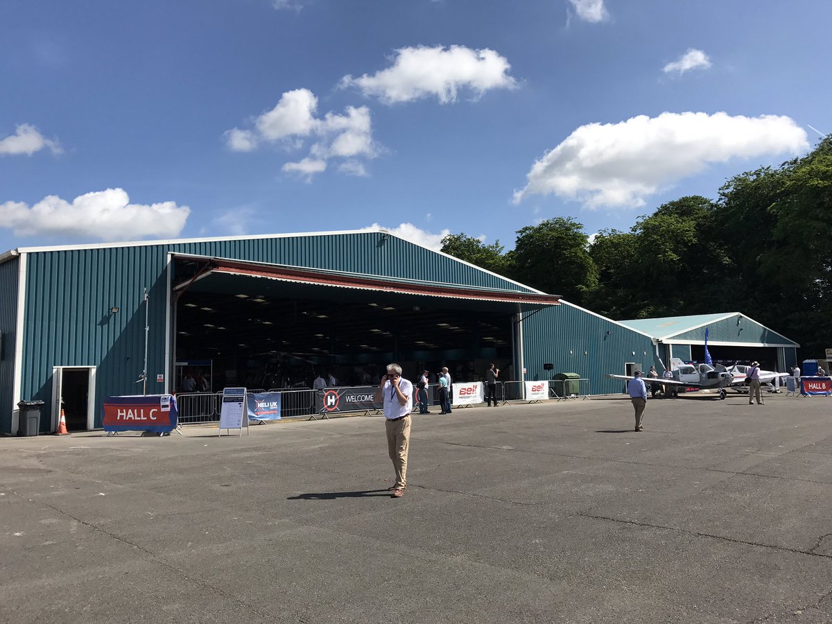AIRMILLION_VFR's tweet photo. #AirMillion continue son tour d'Europe des #airshow2017 ! En direct du #AeroExpo 🇬🇧 #WeAreAero #FlyingEverFurther #AirMillion https://t.co/2uceg5EVHe