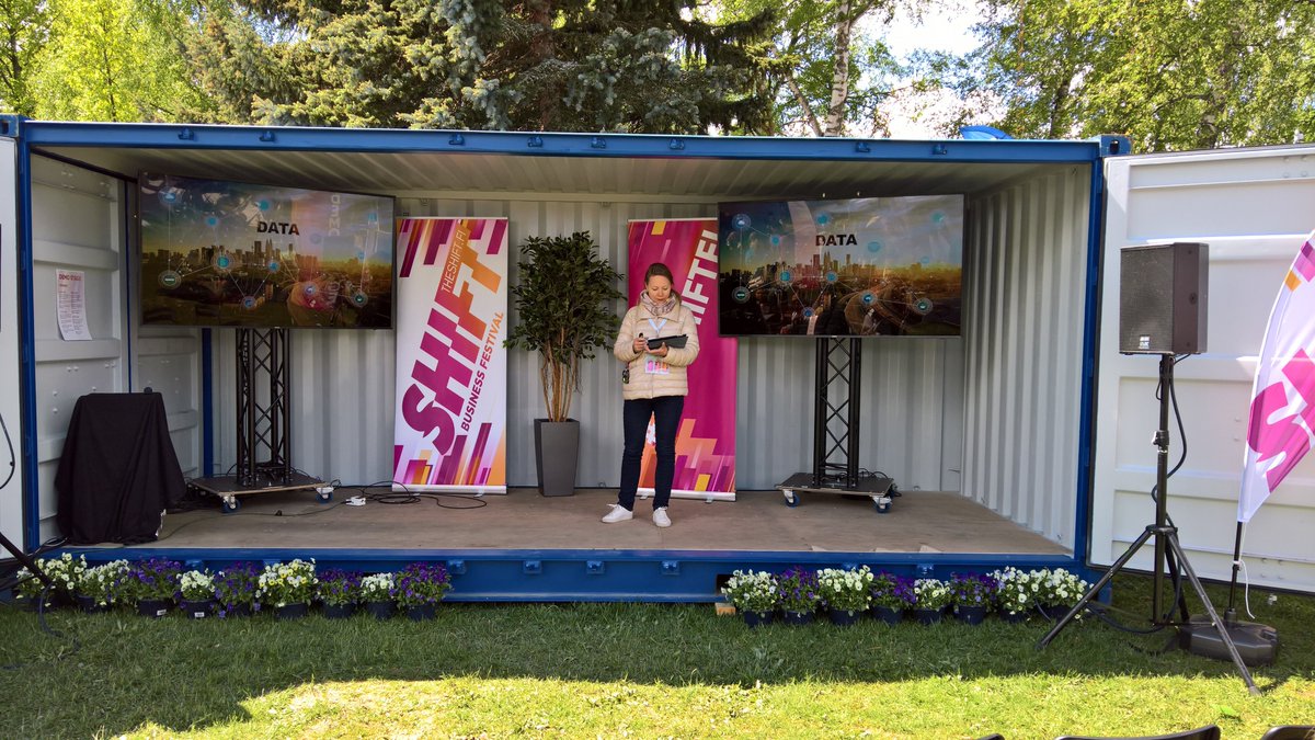 CerionSolutions's tweet photo. Demoboothilla stagella esiintyy @laurainari @theshiftfi #yourdataway https://t.co/OQ57DJGnR4