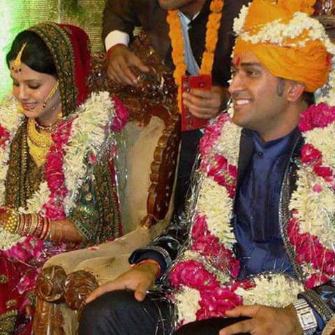 Cricketcrazypeo's tweet photo. #MSD #MSDhoni #Dhoni #Respect #Legend https://t.co/4vGRqrhvTI