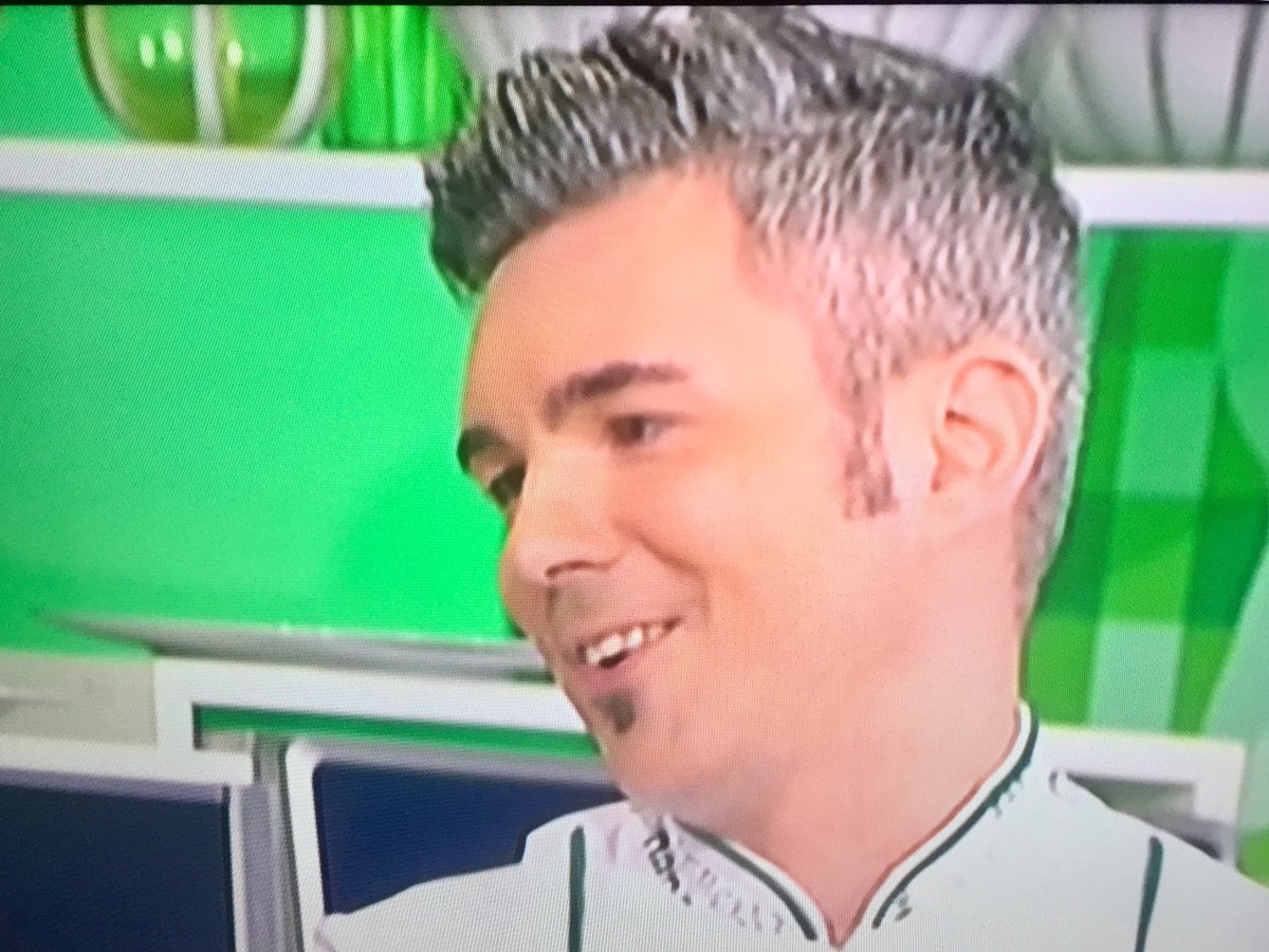 marcogatti23's tweet photo. Pistacchi, topinambour, cuori di bue...ora a @LaProvadelCuoco con @antoclerici ! Chi vincerà ? A @Massolon dopo l'assaggio e la scelta! https://t.co/QVGjqT8JEi