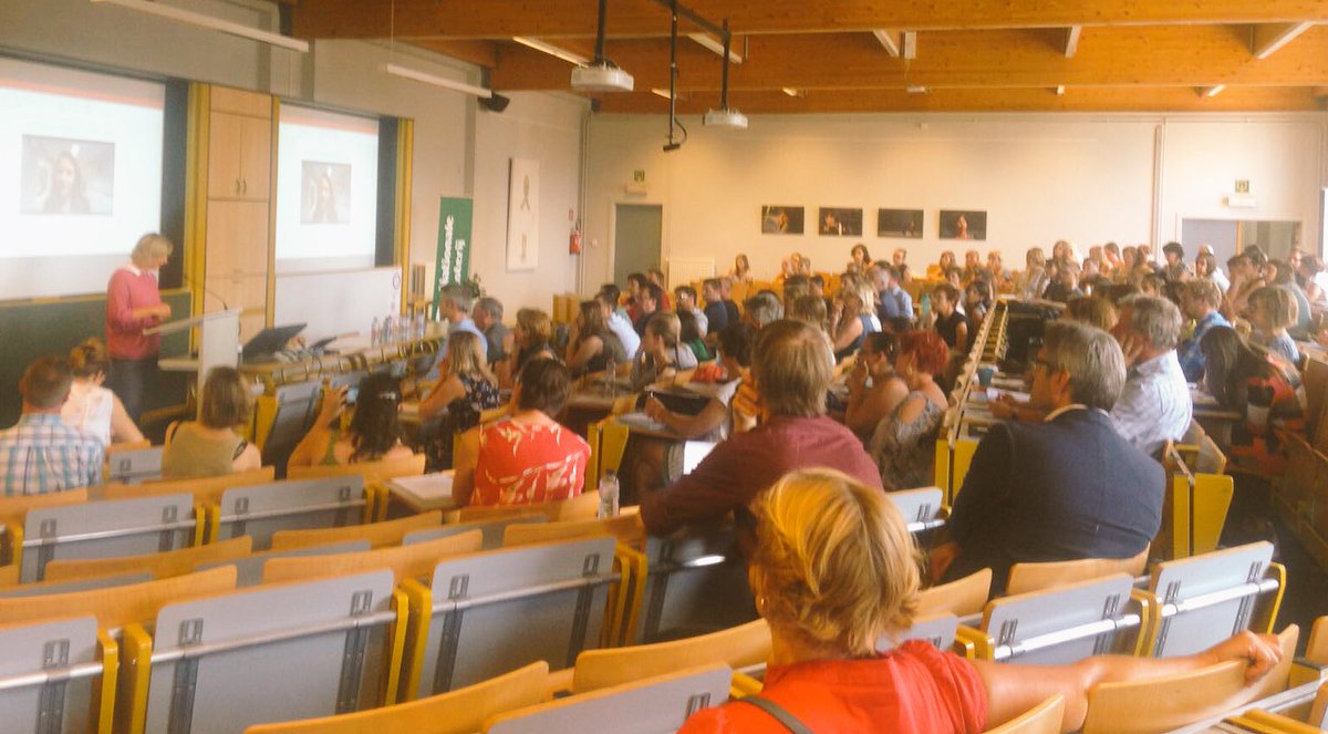 Met <a href="/gezinsbond/">Gezinsbond</a> &amp; <a href="/childfocusnl/">Child Focus België</a> handen in elkaar slaan om jongeren vele troeven en valkuilen van internet te leren ontdekken. #veiligonline