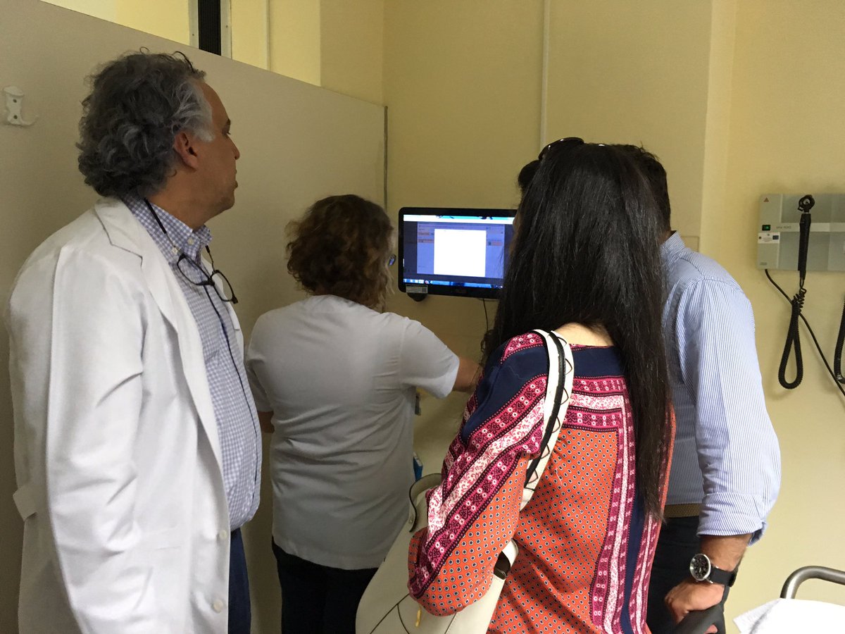 eHealthF's tweet photo. Watching Tire ICU incoming patient procedure. Lot of tech that makes process fast, esp. when assigning drugs. #ehealth #emram7 #GRteam https://t.co/rlsdmaF4ST