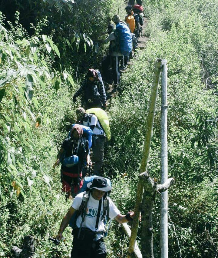 diengindonesia's tweet photo. Jalan berliku #ceritakan #rinjanitrip
https://t.co/Tza0CpN4AA https://t.co/kf4d0qN4Kk