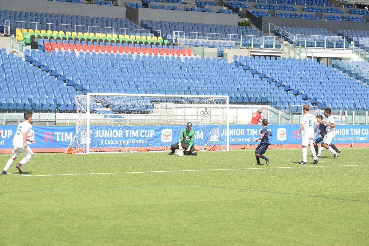TIM_Official's tweet image. Le squadre della #JuniorTIMCup continuano ad alternarsi in campo nella corsa verso la finale nazionale! #TIMLive
