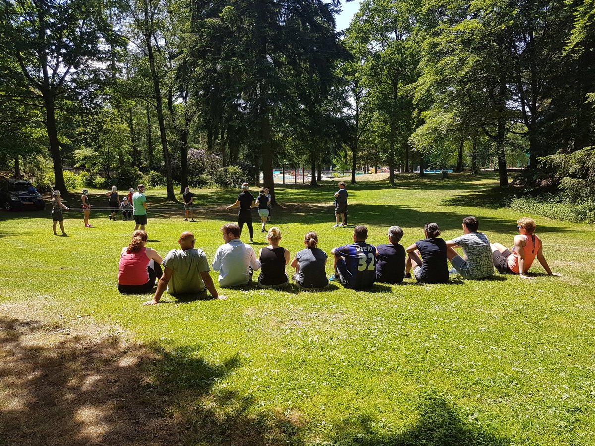 Heerlijk buiten werken en leren. Mooie inzichten en vooral ervaringen rond leidinggeven en samenwerken. #middenmangement