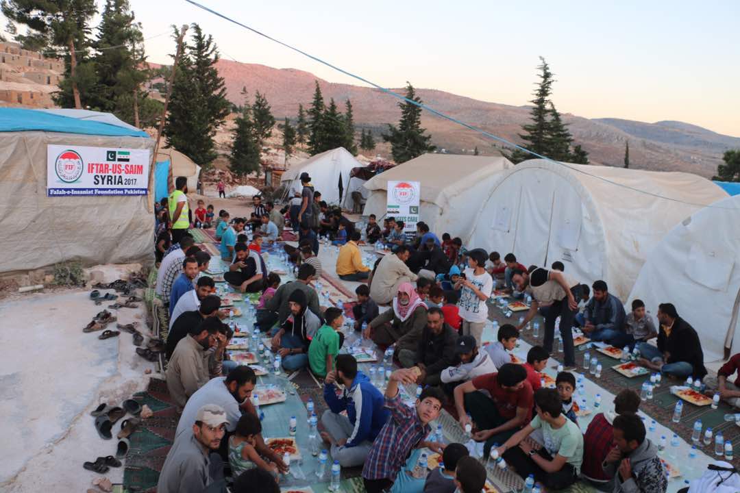DoofusInTheMist's tweet photo. #Ramadan 🌙 #FIFinSyria #Iftar https://t.co/TuY2q1JHO3