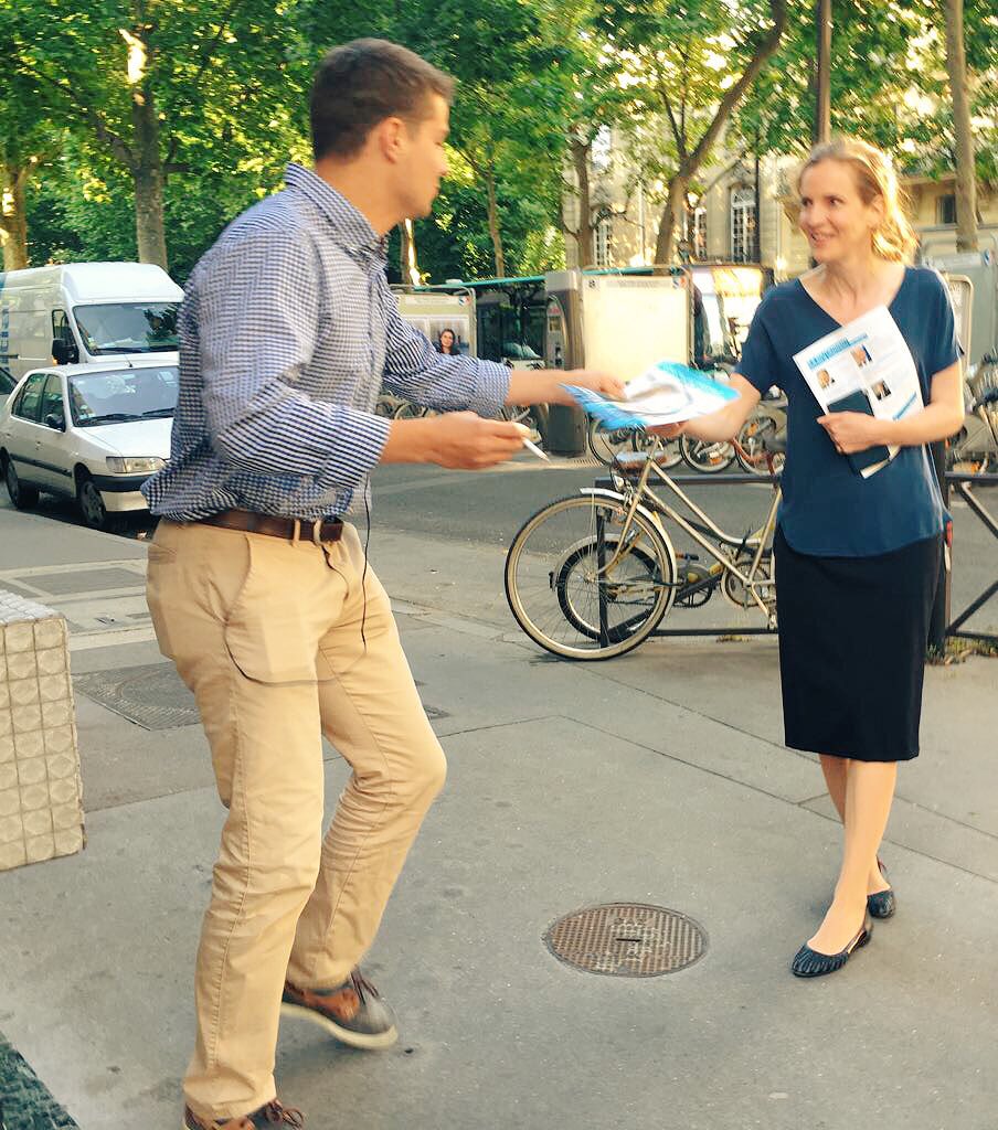 nkm_paris's tweet photo. Séance de tractage ce matin à l'angle de l'avenue Bosquet et de la rue Saint-Dominique avant un café des parents au Campanella 👍🏻 #NKM @nk_m https://t.co/HDYWYqtn5P