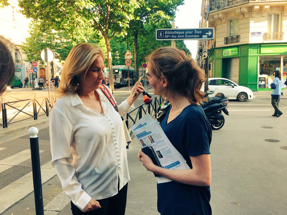 nkm_paris's tweet photo. Séance de tractage ce matin à l'angle de l'avenue Bosquet et de la rue Saint-Dominique avant un café des parents au Campanella 👍🏻 #NKM @nk_m https://t.co/HDYWYqtn5P