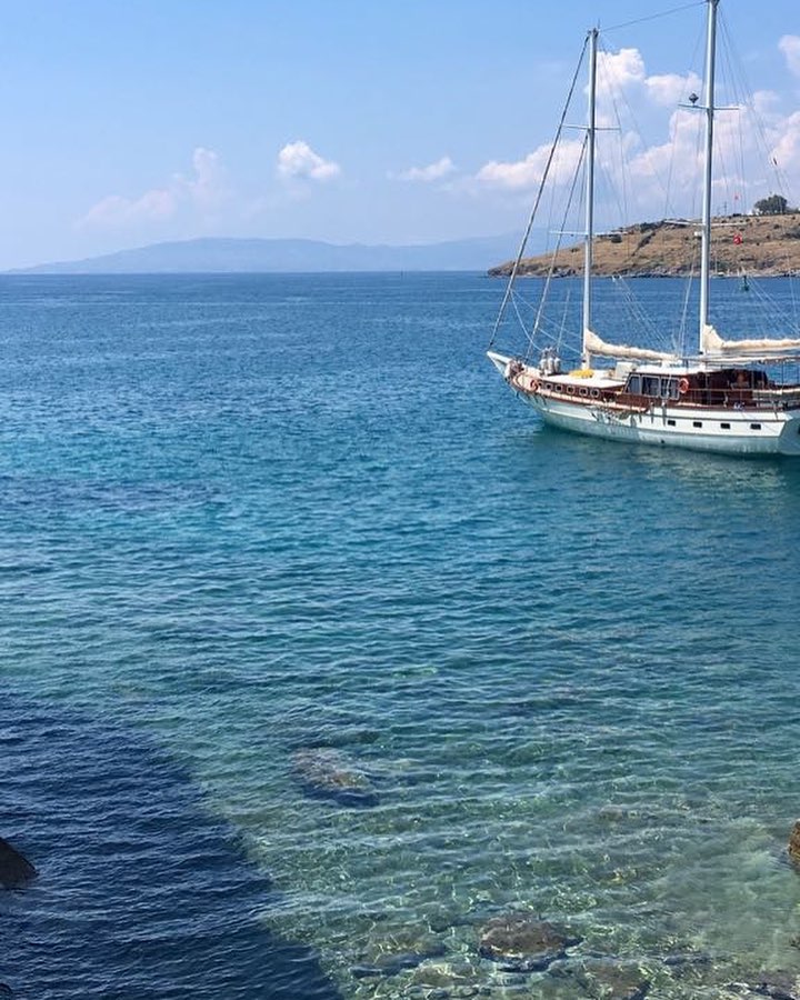 theguidebodrum's tweet photo. ☀️🌞When the clouds are gone, it turns out the sky and sea are still blue and a real pleasure to look at. #summeriscoming ☀️🌞 #Bodrum https://t.co/fIFqJKCiTY