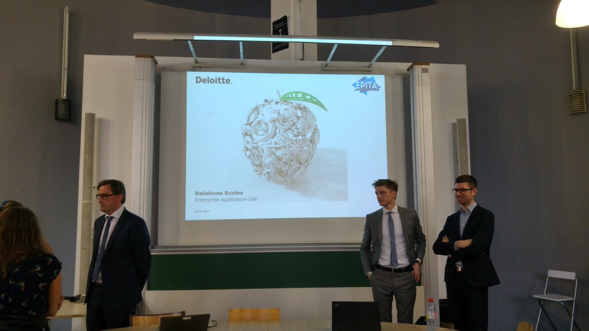 SIGL_EPITA's tweet photo. La #EpitaTechWeek ça continue avec @DeloitteFrance qui nous parle d'#Impression3D à l'@EPITA ! https://t.co/KpUahP0EVe