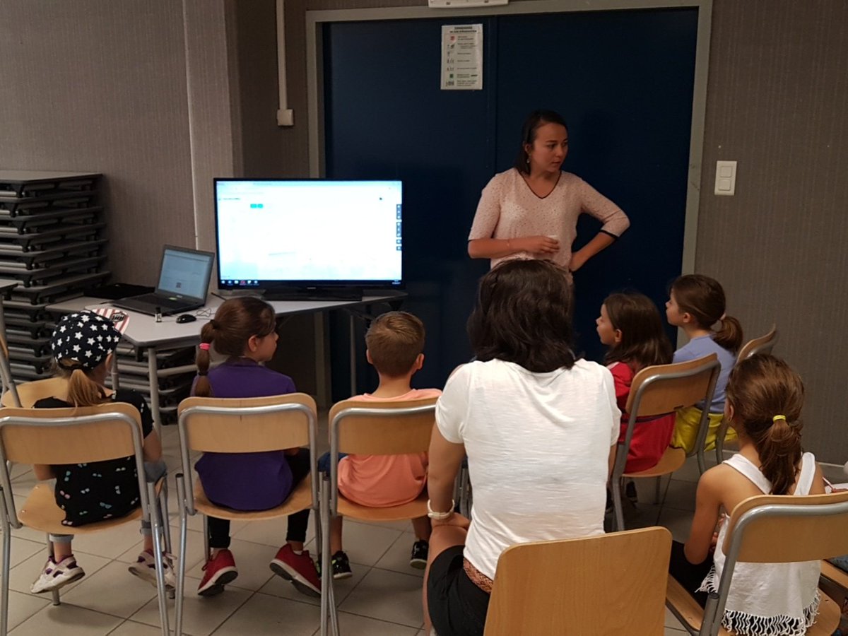 tonyemery's tweet photo. #Educosm atelier humanitaire #SOTMFR https://t.co/NQEnbg5dKM