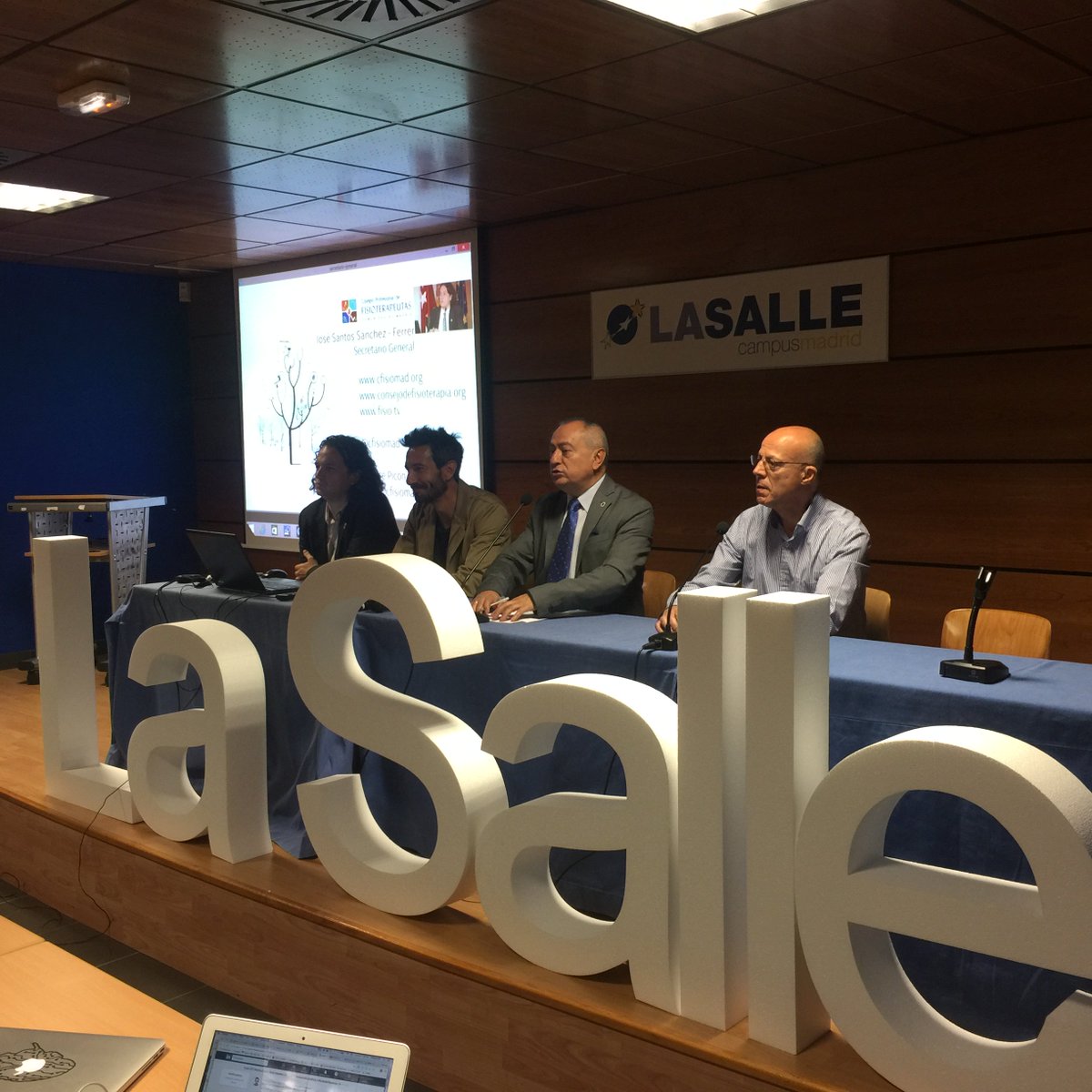 LaSalleSaludUAM's tweet photo. Comienza la Jornada de Despedida para Alumnos de 4º de Fisioterapia en @LaSalleSaludUAM con presencia de @cfisiomad #DespedidaLaSalliers https://t.co/ACH3Nw2YcN