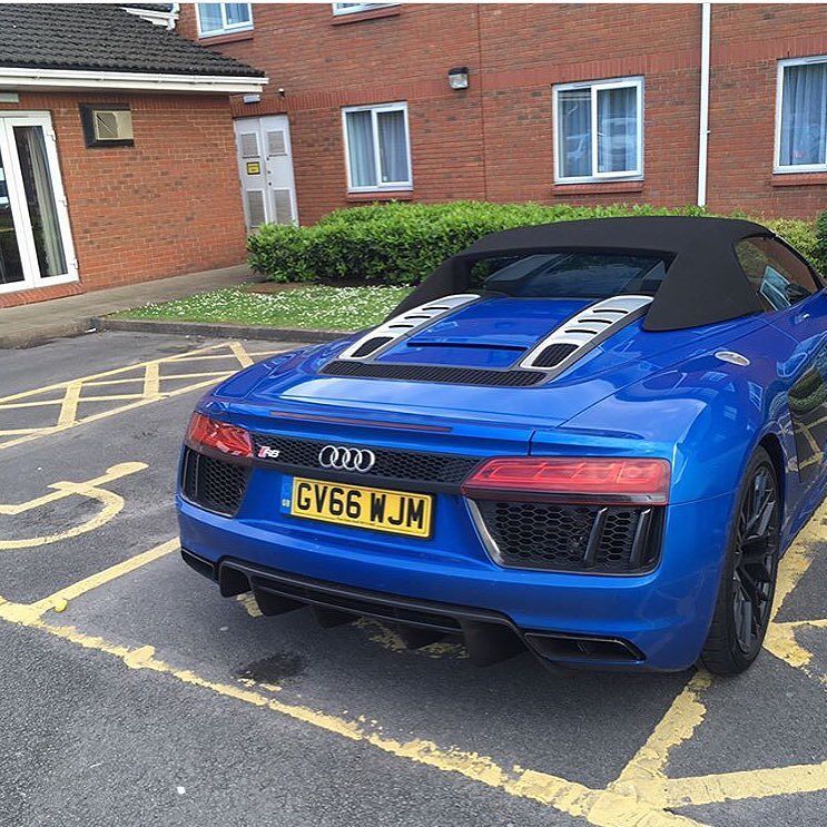 selfishparker's tweet photo. GV66WJM @markm1393 #selfishparker #disabledbay #nobluebadge #disabledspaceinvader #disabledspace #audir8 #audi #seโฆ https://t.co/weWQGW3saM https://t.co/0HJmZsbO0g