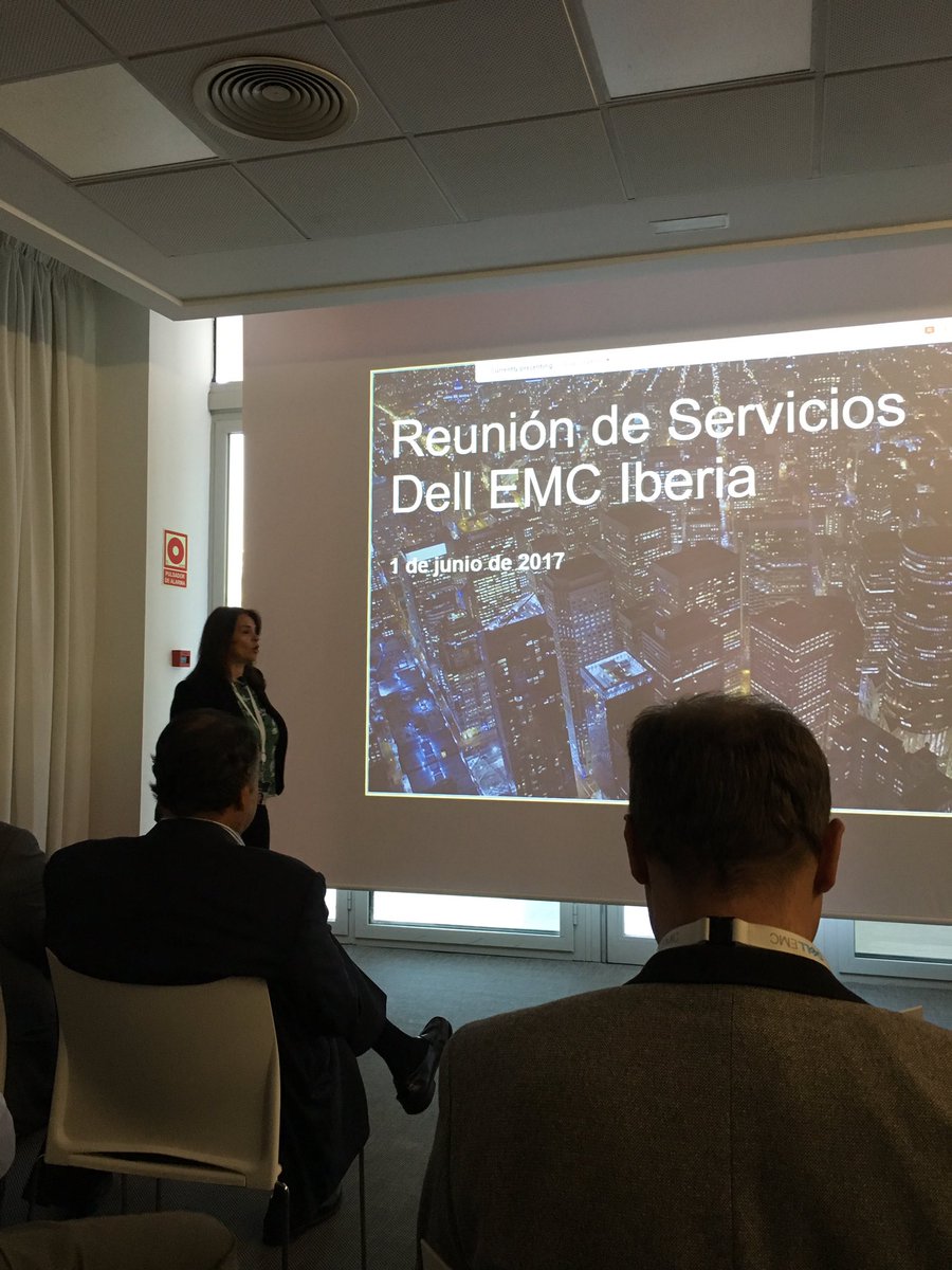 DaniMP78's tweet photo. 1ra reunión de Servicios @DELLEMCSpain vaya equipazo que somos 👍🤙🏽🔝 https://t.co/a4PgiufDPA