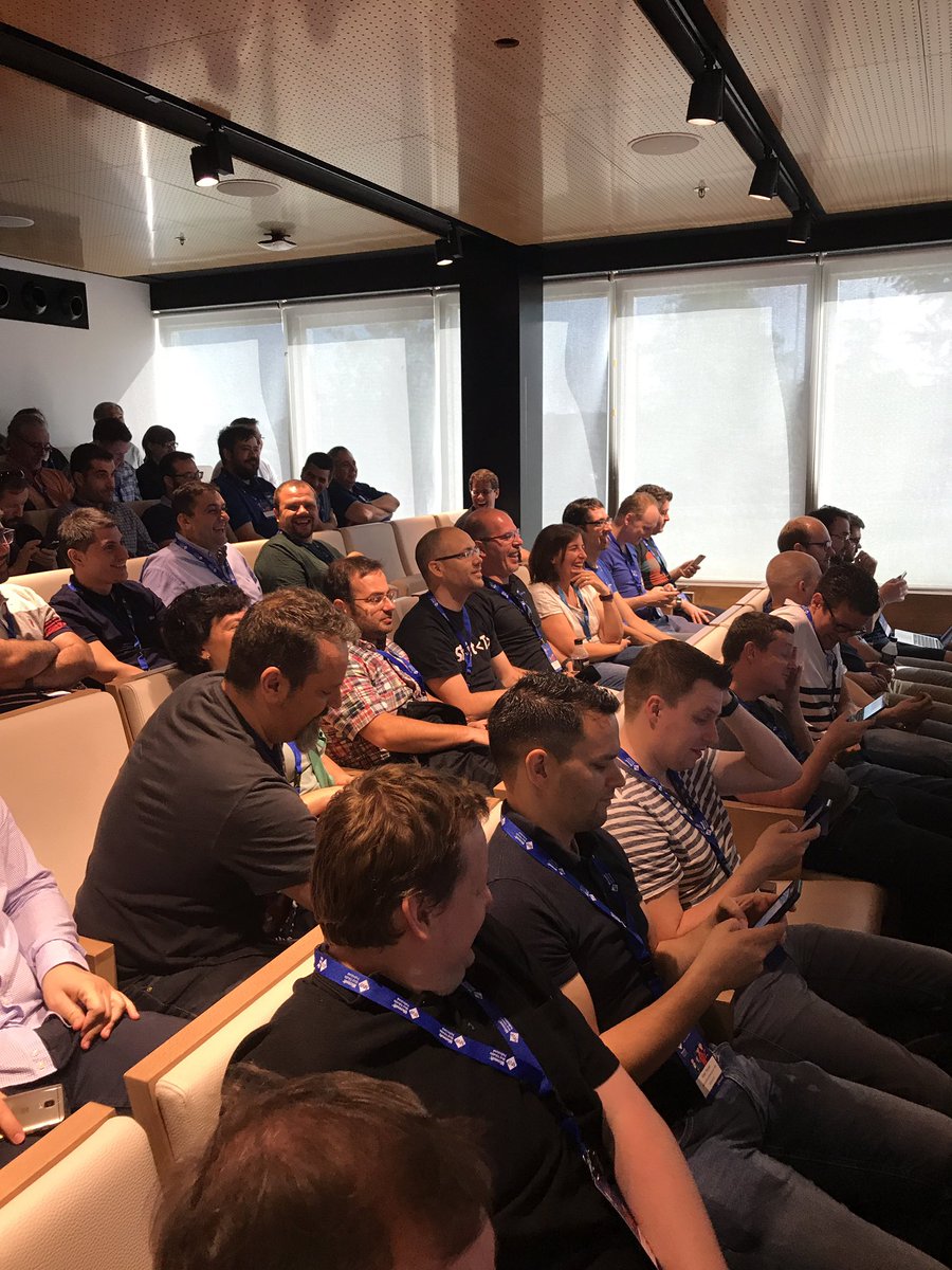 peterdiaz33's tweet photo. Spanish MVP :-) #MicrosoftCommunityConnection @lfraile @luisruizpavon @davidjrh https://t.co/uxpYG0W6WD