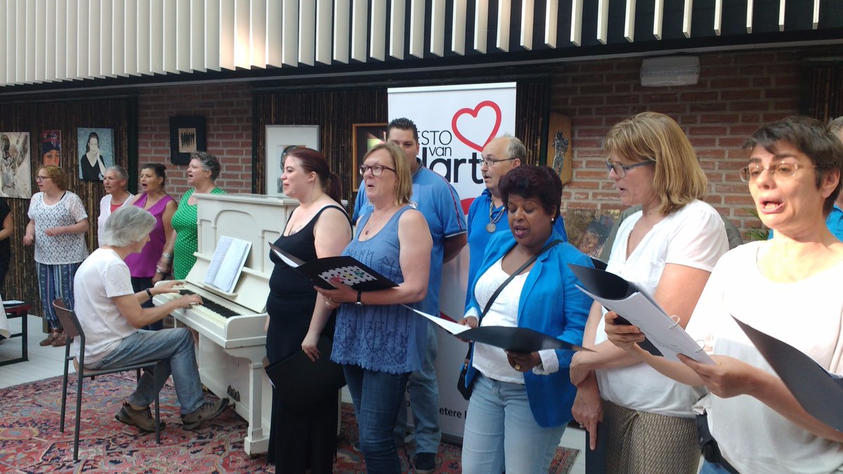 Gisteravond heeft ons #StutKoor lekker gezongen bij <a href="/RestoUtrecht/">VanHarte Utrecht</a> in <a href="/CultStefanus/">ZIMIHC Stefanus</a>: elke woensdagavond heerlijk eten voor slechts €7!